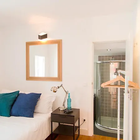 Fernando Pessoa Lovely & Bright Apt In Rossio Apartment