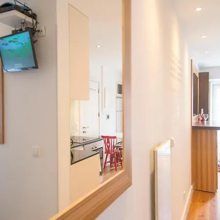 Fernando Pessoa Lovely & Bright Apt In Rossio Apartment