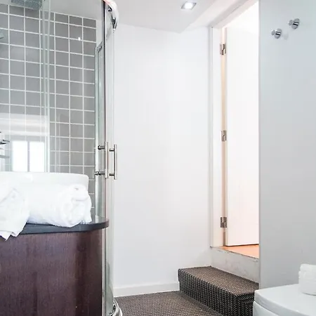 Fernando Pessoa Lovely & Bright Apt In Rossio Apartment *